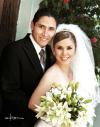 L.C.E.A. Roberto Rodríguez Madrid y C.P. Mónica Galindo Herrera contrajeron matrimonio religioso en la parroquia Los Ángeles el sábado tres de julio de 2004.