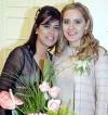  17 de noviembre de 2004
Paty Ramos y Paulina su hermana en su fiesta de despedida.