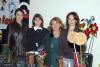 Mary José Díaz, Alma Aguilera, Gloria Grajales y Bety ofrecieron a la comunidad artesanías  y manualidades.