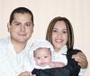 Mauricio Treviño y Maribel de Treviño celebraron recientemente 16 años de casados, en compañía de sus hijos.