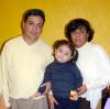 Ángela Patricia López junto a sus papás el día de su cumpleaños