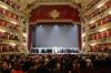 El teatro de La Scala de Milán volvió  la mirada atrás, en su reapertura después de tres años de obras, ya que las notas de Europa Riconosciuta -de Antonio Salieri- sonaron de nuevo, como en su inauguración oficial el tres de agosto de 1778.