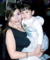 La pequeña Ivana Torres Guerrero en compañía de su mamá, Eunice Guerrero Gutiérrez, el día que celebró 3 años de vida.