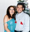 19 de diciembre de 2004 
Salvador Montes y María Guadalupe Torres Téllez, en reciente festejo de graduación.