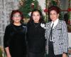 21 de diciembre de 2004

Claudia Susana Robles Gallegos junto a las anfitrionas de su fiesta de regalos.