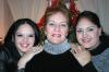 Marú Gorena Hermosillo junto a sus hijas Marú Rodriguéz de De La O y Verónica Rodriguéz, quienes le organizaron una bonita fiesta con motivo de su cumpleaños.