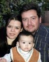 26 de diciembre de 2004


Niño Jorge Eduardo Huereca González en una foto de estudio con motivo de su primer año, es hijo de los señores Jorge Eduardo Huereca y Rocío González.