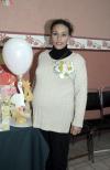 Dalia Rodríguez de Méndez espera el nacimiento de su primer bebé para los primeros días de febrero, motivo por el cual disfrutó de una fiesta.