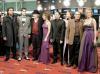 El Goya a la Mejor Dirección conseguido por Amenábar con 'Mar Adentro', su cuarta película, se suma a las siete estatuillas que logró con su primer filme, Tesis, y las ocho que acaparó con 'Los Otros'.

Aquí la foto de familia de alguno de los galardonados en la XIX Edición de los Premios Goya.