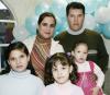08 de febrero de 2005

Omar Flores Saldaña y Beatriz Riva de Neira de Flores festejaron a su hijito Omar Flores Riva de Neira, por su primer cumpleaños