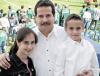 Ernesto Llamas con sus hijos Andrea y Ernesto