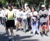 Poco a poco las calles se vistieron de color y alegría, ya que el ruido de las sirenas atrajo a miles de personas, quienes se congregaron a lo largo de la ruta, principalmente en puntos como el Bulevar Alemán, el Parque Victoria y la Plaza de Lerdo, el vado del Río Nazas a la entrada de Torreón, la colonia Los Ángeles y San Isidro, el Bulevar Independencia, la calle Múzquiz, Avenida Juárez, en algunos puntos de las colonias Torreón Jardín y Campestre, Paseo de la Rosita y ya en dirección al Bosque Venustiano Carranza, la Avenida Juárez y las calles que circundan al citado paseo público, donde el apoyo se hizo manifiesto en mayor medida.