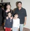 11 de marzo 2005

 Muricio Treviño y Maribel de Treviño, con sus hijos Mauricio e Isabel.