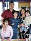 María Fernanda Castellanos celebró su quinto cumpleaños con una maerienda que le preparaon sus papás, José Octavio Castellano y Yamilé Chong de Castellano.