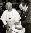 Fue el primer Papa en visitar una sinagoga (Roma, abril de 1986); una mezquita (Gran Mezquita Omeya de Damasco, mayo 2001); dió conferencias de prensa en los aviones y en la Oficina de Prensa de la Santa Sede (24 enero 1994); presidió la Misa en un hangar de aviones (Aeropuerto de Fiumicino, Roma, diciembre 1992).}

En 1987 besa el suelo a su llegada a Chile el 1 de abril de 1987.