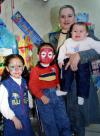 03 de abril 

Thalía Blanco de Martínez con sus hijos Abraham y Juan Carlos Martínez y la pequeña Yayis Cpardenas
