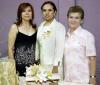 10 de abril 
Por su próxima boda, Silvia Beatriz Arellano Ruiz disfrutó de una fiesta de despedida que le organizaron su mamá Silvia  Ortiz y Oralia Huitrón.
