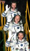 Rusia lanzó  al cosmos la nave Soyuz TMA-6 que transporta a la Estación Espacial Internacional (ISS) a el ruso Serguéi Krikaliov y el estadounidense John Philips, integrantes de la undécima expedición a la ISS, así como el italiano Roberto Vittori, astronauta de la Agencia Espacial Europea.