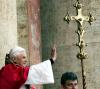 La Iglesia católica eligió el martes como Papa al cardenal Joseph Ratzinger, guardián de la doctrina y bastión del ala conservadora, en el primer cónclave del siglo.