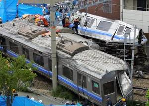 57161