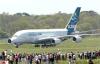 Un equipo de ingenieros instalado en Tolosa, donde el avión fue ensamblado con piezas fabricadas en Alemania, Francia, Reino Unido y España, sigue el progreso del vuelo y analiza los datos que los equipos de medición reporten.