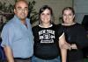 -Margarita Huerta y Carlos Nava acompañados por sus amigos Aracely de Luviano y José Luis Luviano, quienes les ofrecieron una despedida de solteros