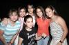 Odila Vargas Villarreal acompañada de un grupo de amigas en su despedida de soltera