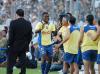 Altamirano al minuto 22 filtró un pase preciso al “Toro”, quien después de quitarse la marca de Duilio Davino sacó tiro de izquierda que atajó Ochoa cuando salió a achicar el ángulo de disparo. Nueve minutos después, el arquero americanista contuvo un lejano disparo de zurda de Rogelio “El Travieso” López. En el 41, Ochoa volvió a lucirse con un desvío a derechazo potente de Ruiz.
