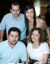 Sra. Leticia Olvera Acevedo y sus hijos Gabriela, Alfonso y Armando.