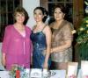 Liliana Cepeda junto a su mamá, Lilia Ramírez de Cepeda y Graciela Fierro de Vázquez