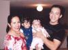 Carolina Cepeda y Carlos Anaya con la pequeña Amanda Soto.