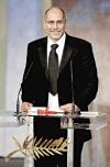 Arriaga dedica su premio a los mexicanos y sobre todo a los que se ven obligados a cruzar la frontera. Emocionado, nervioso, ya con varias horas de 'adrenalina pura bombeando su corazón', responde al teléfono.