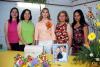 La futura novia, Érika Uribe Muñoz fue festejada