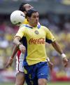 Los Tecos se tardaron en reaccionar y al minuto 22 recortaron la ventaja con un gol de cabeza de Eduardo Lillingston, a un centro de Juan Pablo Rodríguez. Pero Padilla recuperó la ventaja de dos goles para el América al minuto 31. La jugada comenzó por el lado derecho en una pared entre Torres y Castro, quien la centró a primer poste, para el remate de Aarón Padilla.