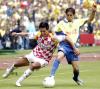 Carlos María Morales acercó nuevamente a los Tecos en error del portero Guillermo Ochoa, quien en una pelota suelta no atinó a despejar y el uruguayo la metió para el 3-2 que elevó la temperatura de la final mexicana.