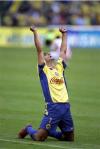 Las Águilas del América volvieron a levantar la Copa de Campeones y sumaron así el décimo título para su rico historial, tras imponerse 6-3 (global de 7-4) a los Tecos de la Universidad Autónoma de Guadalajara.