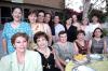 28 de mayo 

Yenny María Saucedo acompañada por un grupo de amigas, en su fiesta de cumpleaños.
