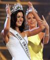 La nueva Miss Universo recibió la corona de perlas y diamantes que tiene un valor de 250 mil dólares y deberá vivir en Nueva York, en un apartamento propiedad de Donald Trump.