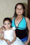 Karla Isela y Nora Karina Diaz Barrera, captadas el dia en que celebraron sus respectivos cumpleaños