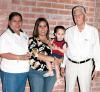 09 de junio
Humberto Urby de la Cruz acompañado por sus abuelitos, en la fiesta que se le ofreció con motivo de su segundo cumpleaños