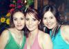 10 de junio 
 Tania junto a sus primas Linetthe de Ibarra y Betina Reyes.