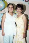 26 de junio 
Rosalinda Ortiz de Andrade en compañía de Linda Rivera de Ortiz, quien le organizo una fiesta de canastilla por el futuro nacimiento de su primer bebé.