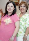 Nallely Jiménez, en la reunión que le ofrecieron Lupita Lamas, Lucy y Blanca Ibarra, por el futuro nacimiento de su primer bebé.