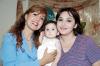 Elizabeth Elías Páez con su hija Elizabeth Rivas y su nieta Karlita Franco en reciente convivio.