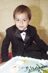 20 de julio 2005
 Luis Gerardo Limón Medina apagó las velitas de su pastel al celebrar su tercer cumpleaños, en el convivio que le organizaron.