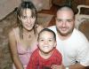 26 de julio 2005
 Éricka Ramírez de Herrera y José Ignacio Herrera con su hijo Pepe Herrera, en reciente festejo.