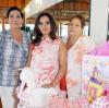 25 de julio 2005
 Rosario Vázquez de Valencia recibió lindos regalos para el bebé que espera, en la fiesta de canastilla que le ofrecieron Petrita Cháirez y Guadalupe Martínez.