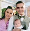 16 de agosto 2005
Salvador Álvarez Mc Anally con su esposa Érica Obregón de Álvarez y su hijo Salvador Álvarez Obregón, el día de su graduación.