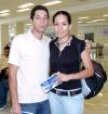 Mauricio Téllez y Viridiana de Téllez viajaron con destino a Cancún.