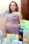 19 de agosto 2005

Norma Chavarría Soto cacompañada por algunas de sus familiares, en la fiesta de canastilla que le organizaron por el futuro nacimiento de su bebé.